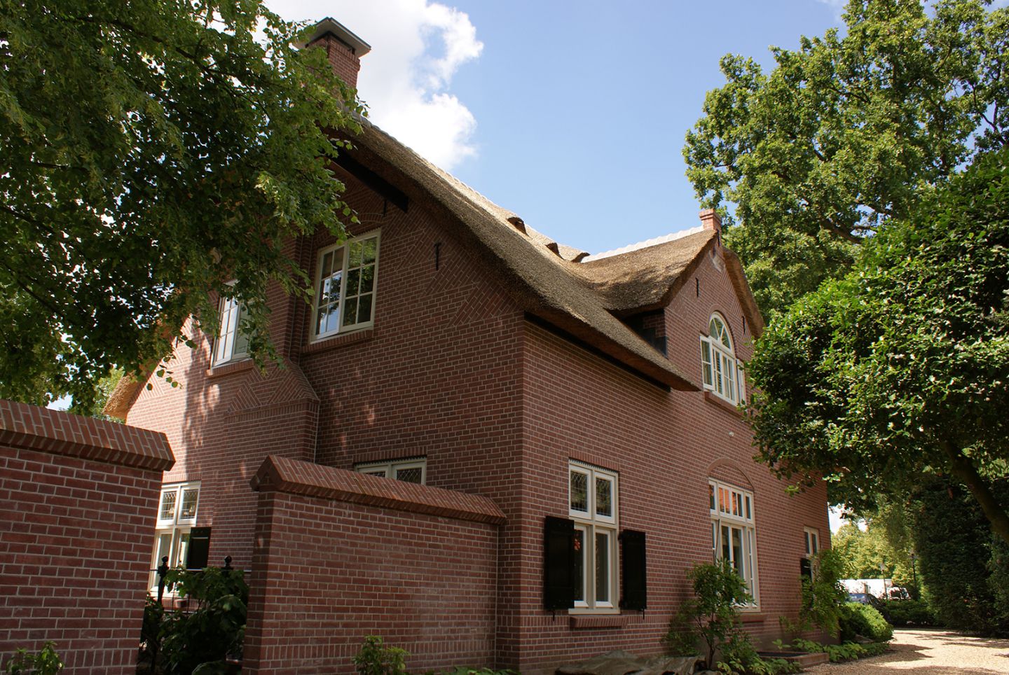 Uitbreiding en verbouw landhuis en nieuwbouw garage te blaricum ...